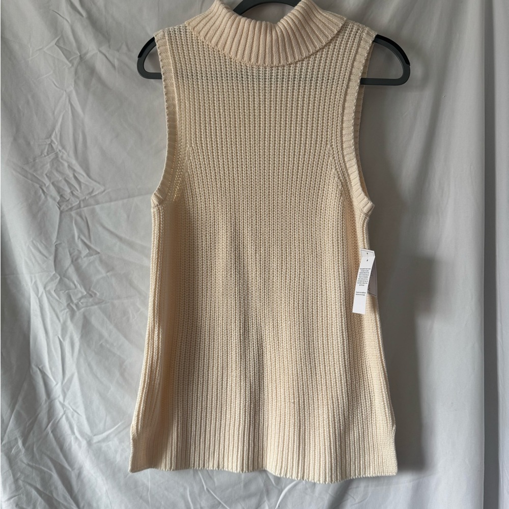 Morgan Taylor Cream Sleeveless Turtleneck Sweater